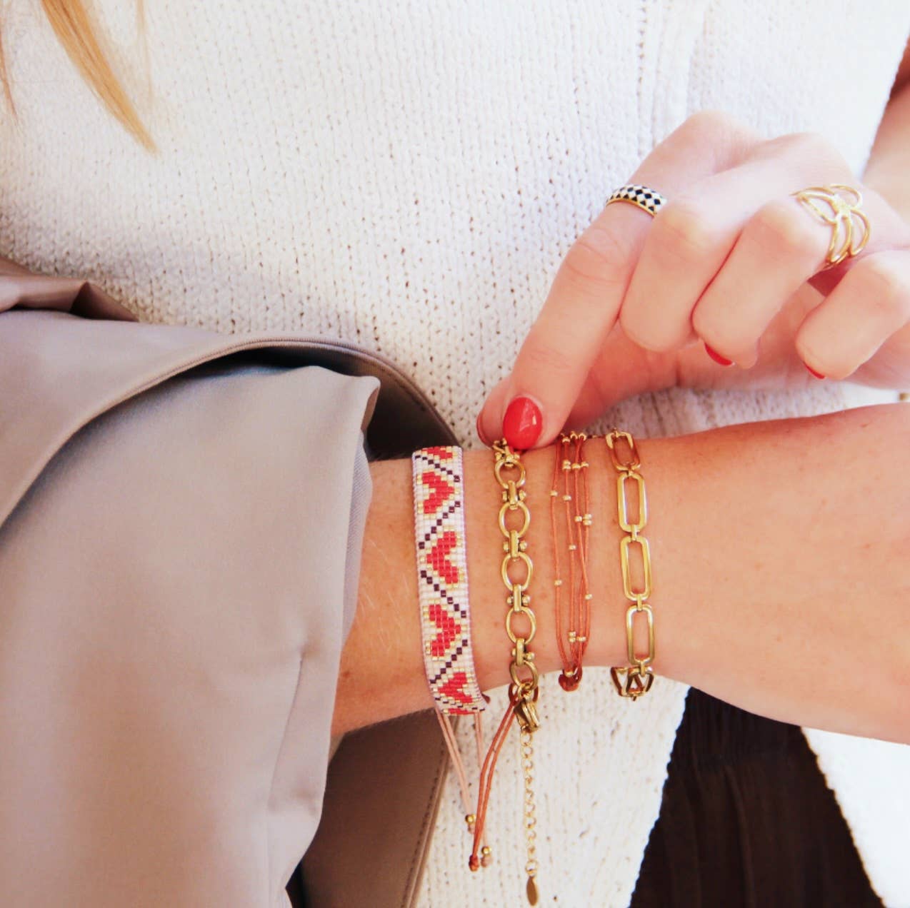 Bazou - Hartpatroon geweven armband rood/bruin