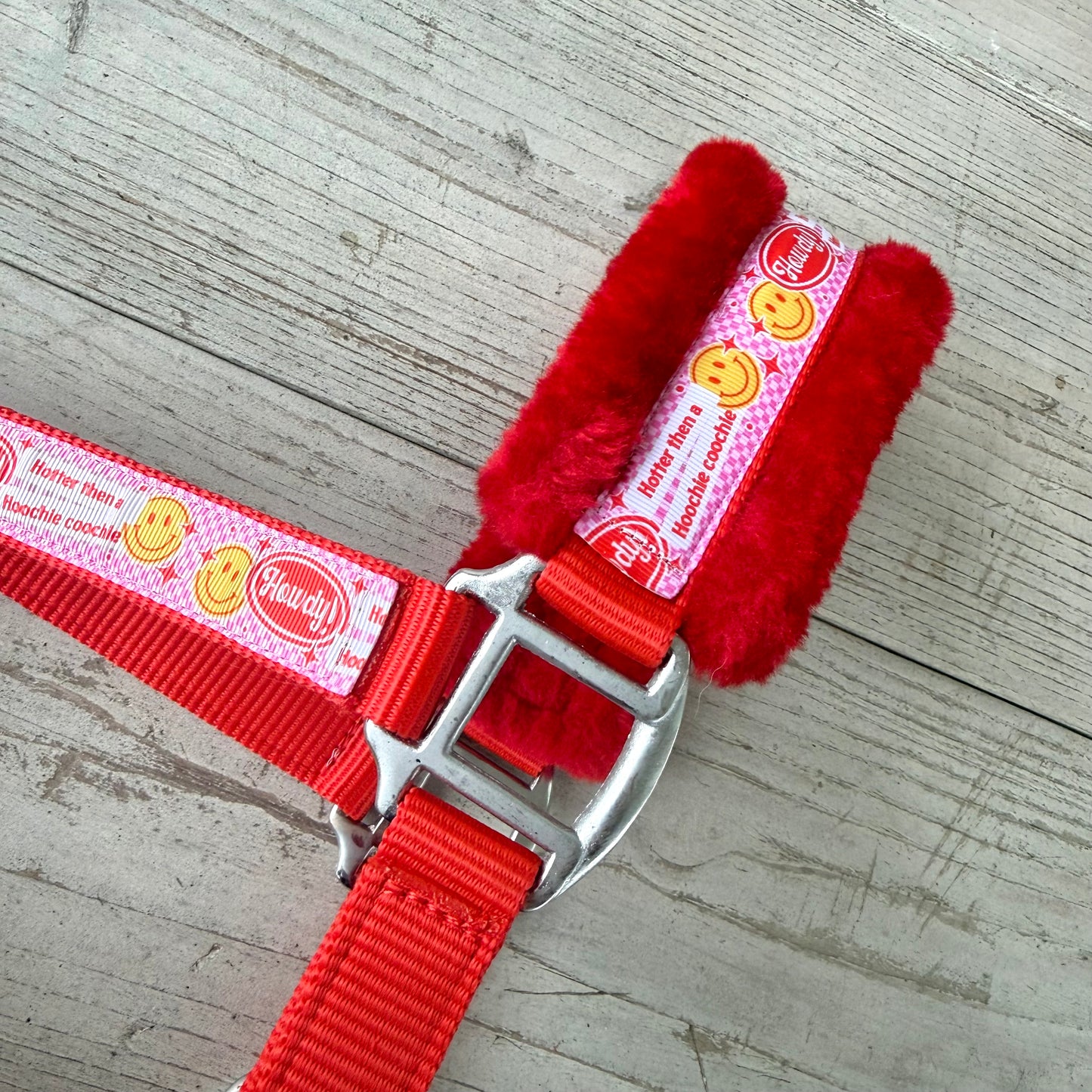 Happy Halsters x FMH - Halter exclusivo Hotter than a Hoochie Coochie (peluche)