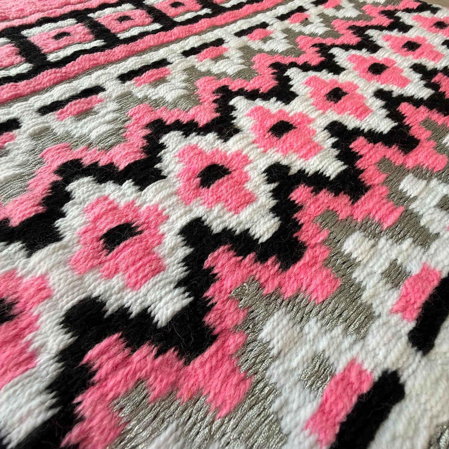 SB002 - Western oversized showblanket A - Roze, zwart, wit, zilver