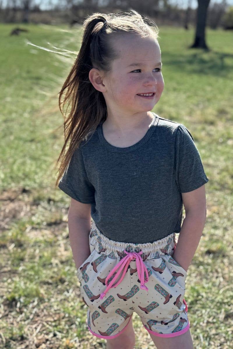 Sterling Kreek - Zomerse short 'Better in boots' Dames/ Kinderen