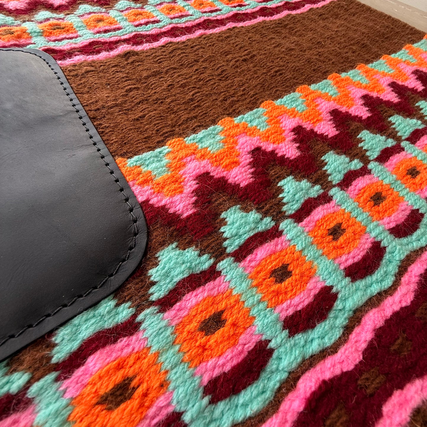OP=OP - SB005 - Western oversized showblanket B - Bruin, mint, oranje, bordeaux