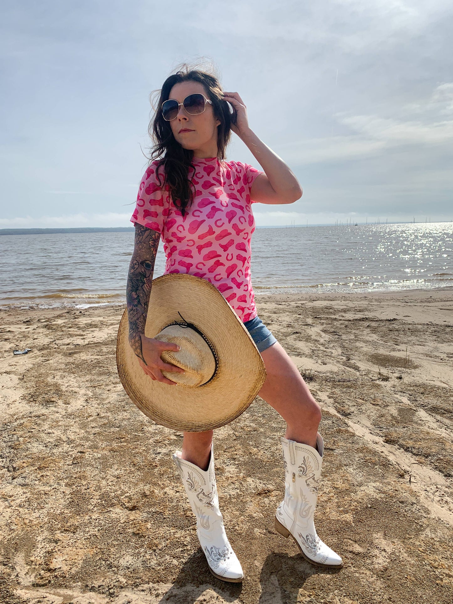 Merigold Kiss - Blush & Bashful SS western mesh top roze