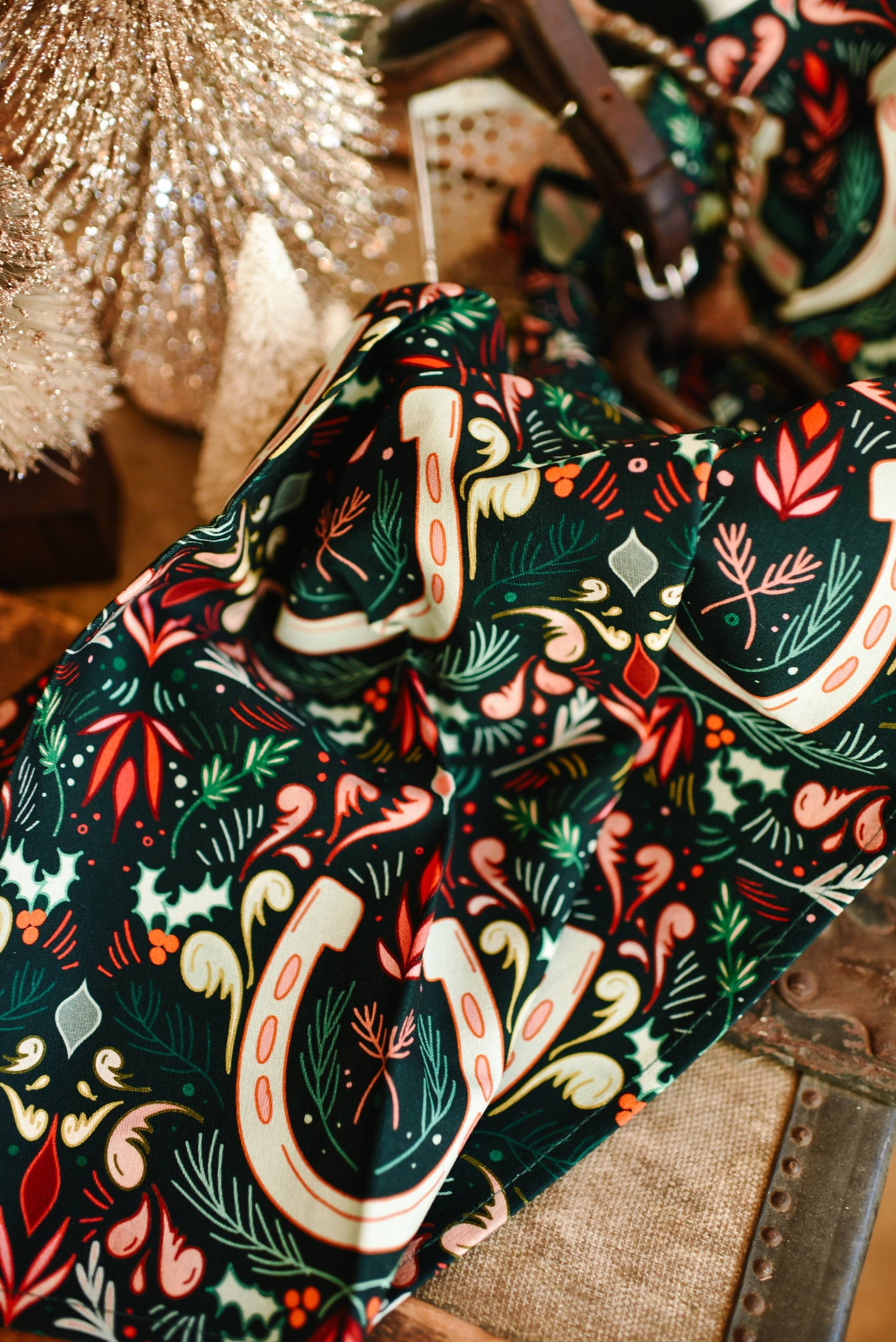 Tirzah Lane - Holly Horseshoe Kerst Theedoek