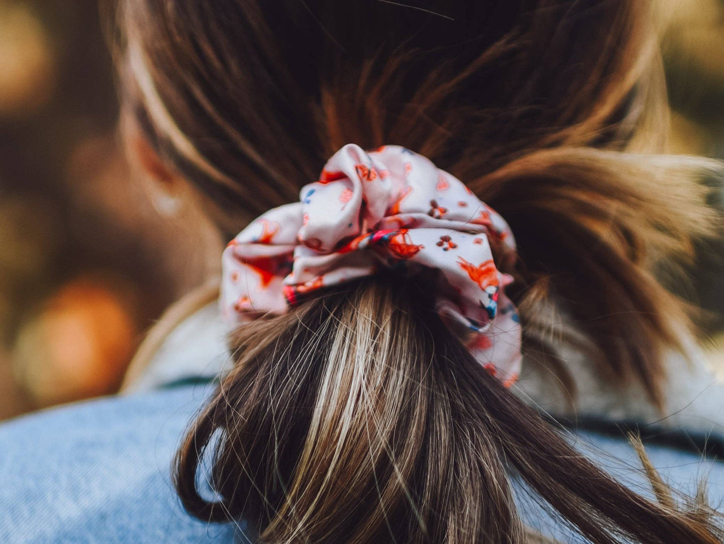 Tirzah Lane - Brunette Cowgirl en Paard Scrunchie Cowgirl Haaraccessoire