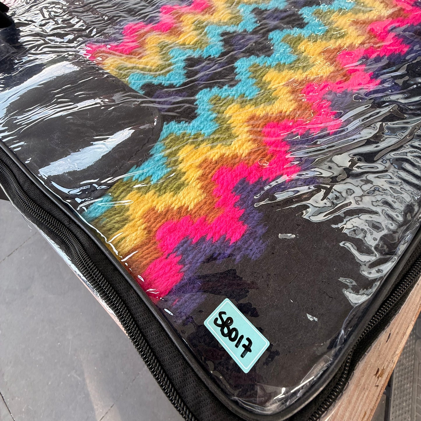 OP=OP - SB017 - Western oversized showblanket B - Zwart, regenboog