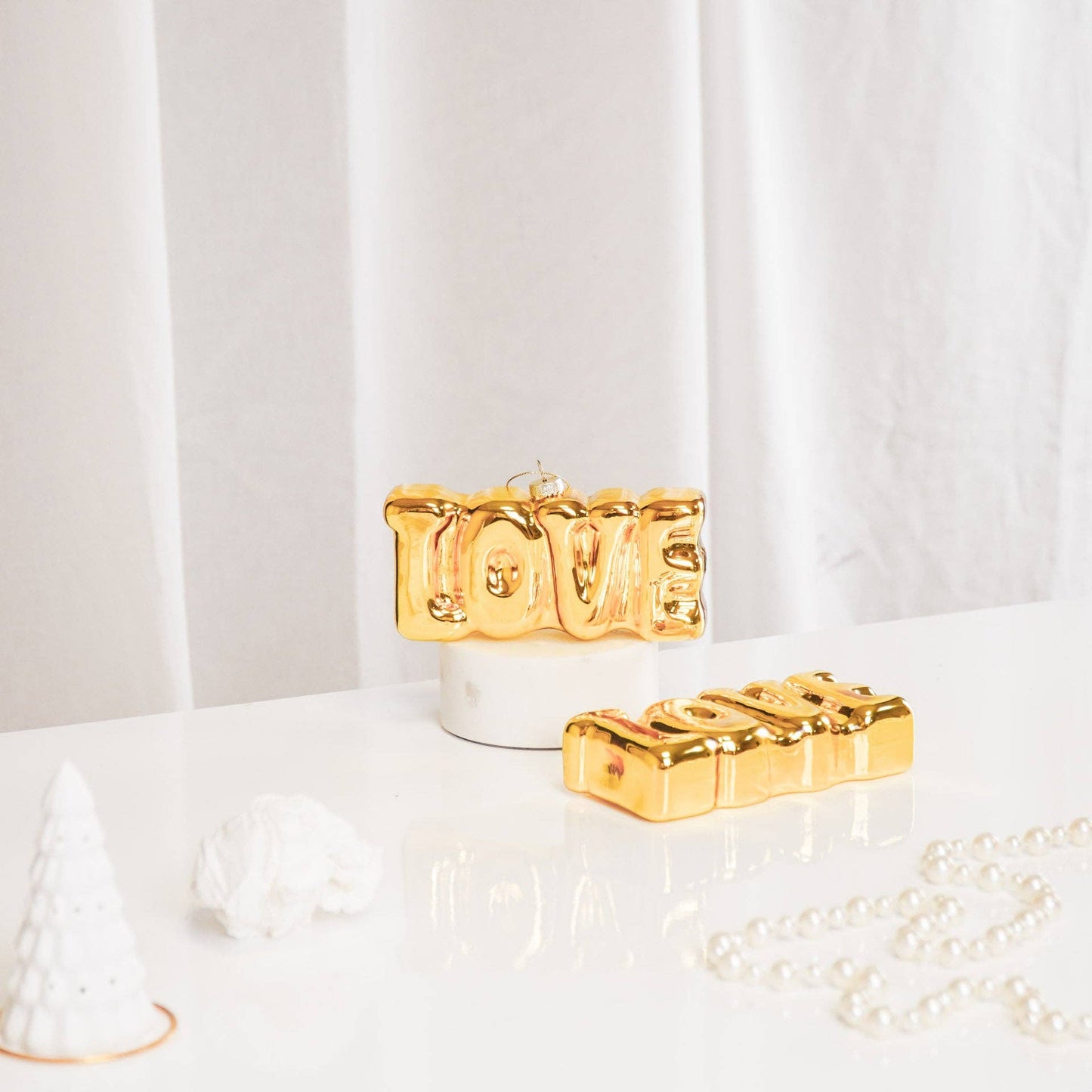 Housevitamin - Kerstornament goud LOVE