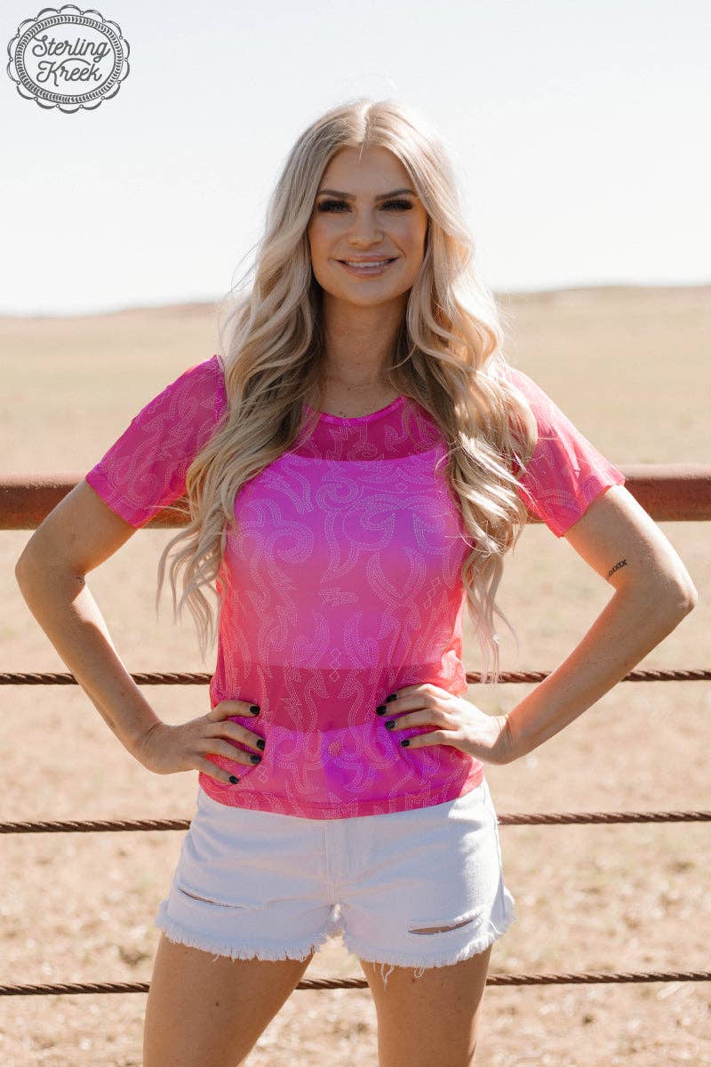 OP=OP - Sterling Kreek - Roze mesh top korte mouw 'Let's Go Girls!'