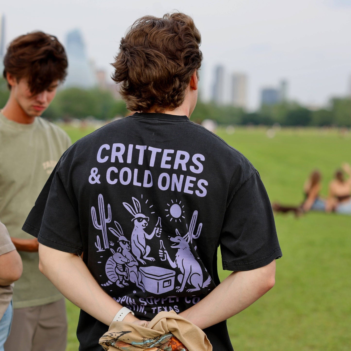 Tailspin - Critters and cold ones T-shirt unisex