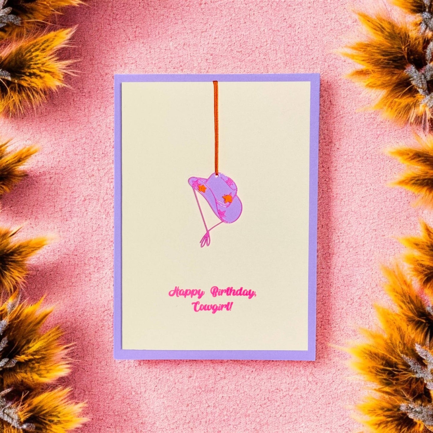 Pink Stories - Neon kaart met cadeauhanger Happy Birthday, Cowgirl! lila