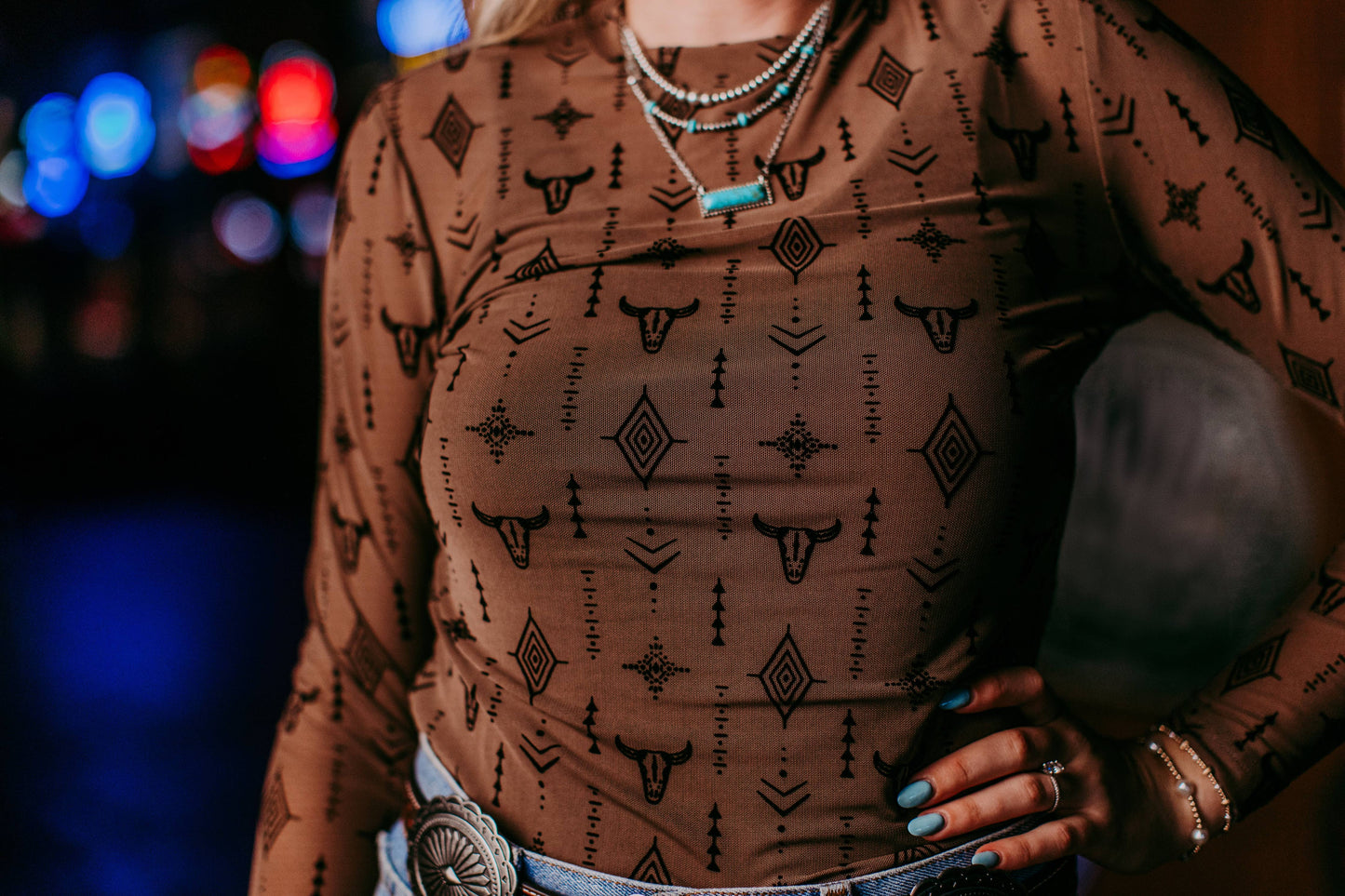 Merigold Kiss - Aztec bull mesh top bruin