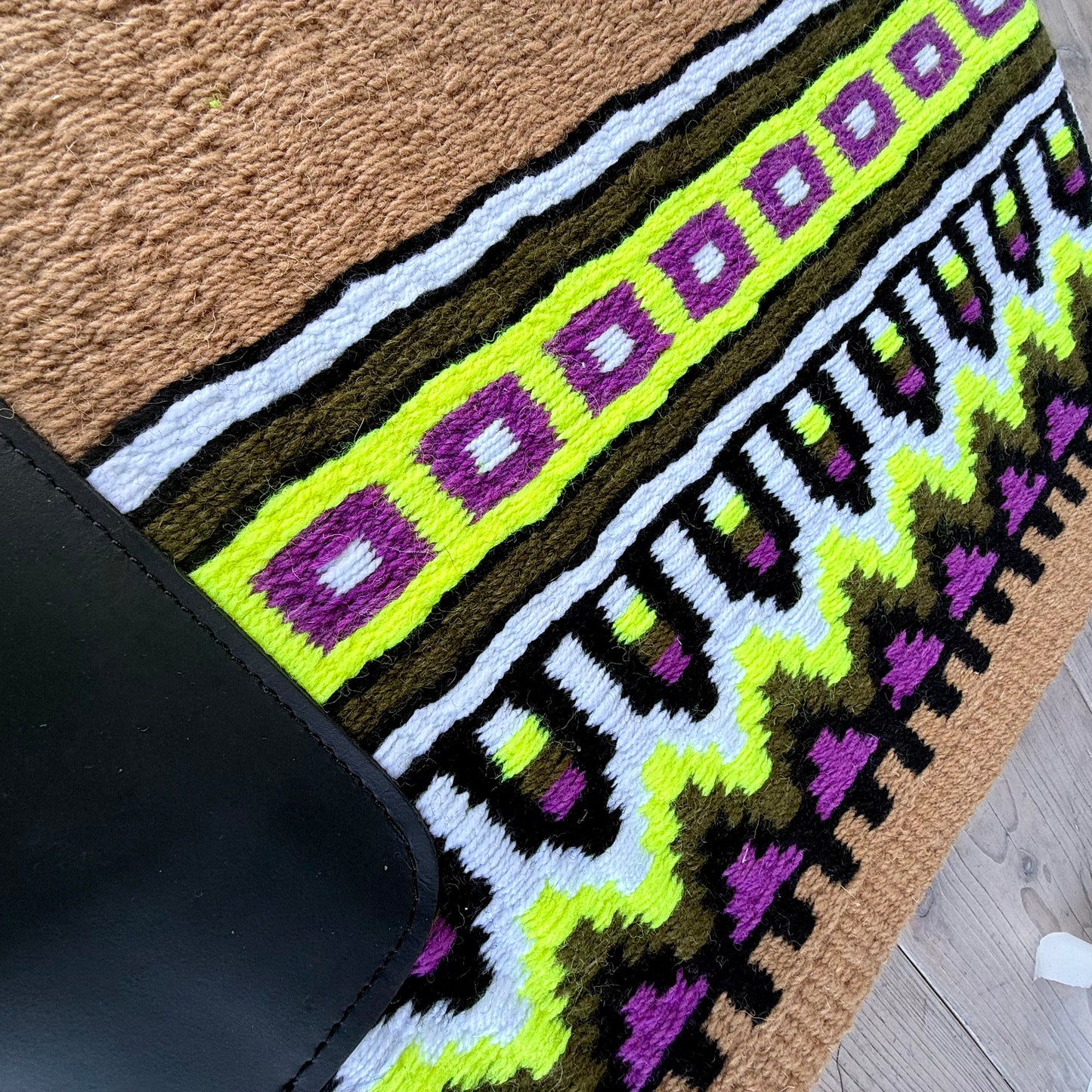 SB049 - Western oversized showblanket A - Camel, neon lime, paars