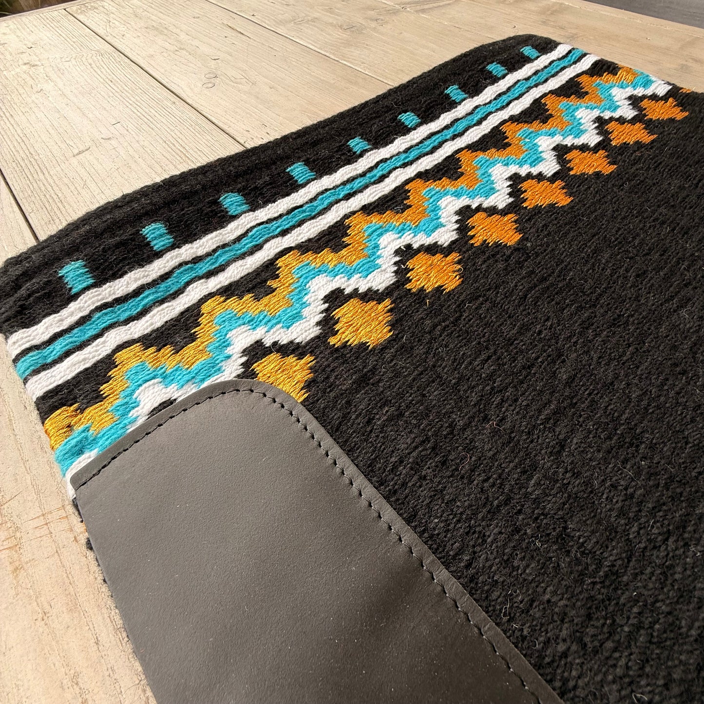 SB023 - Western oversized showblanket A - Zwart, goud, turquoise