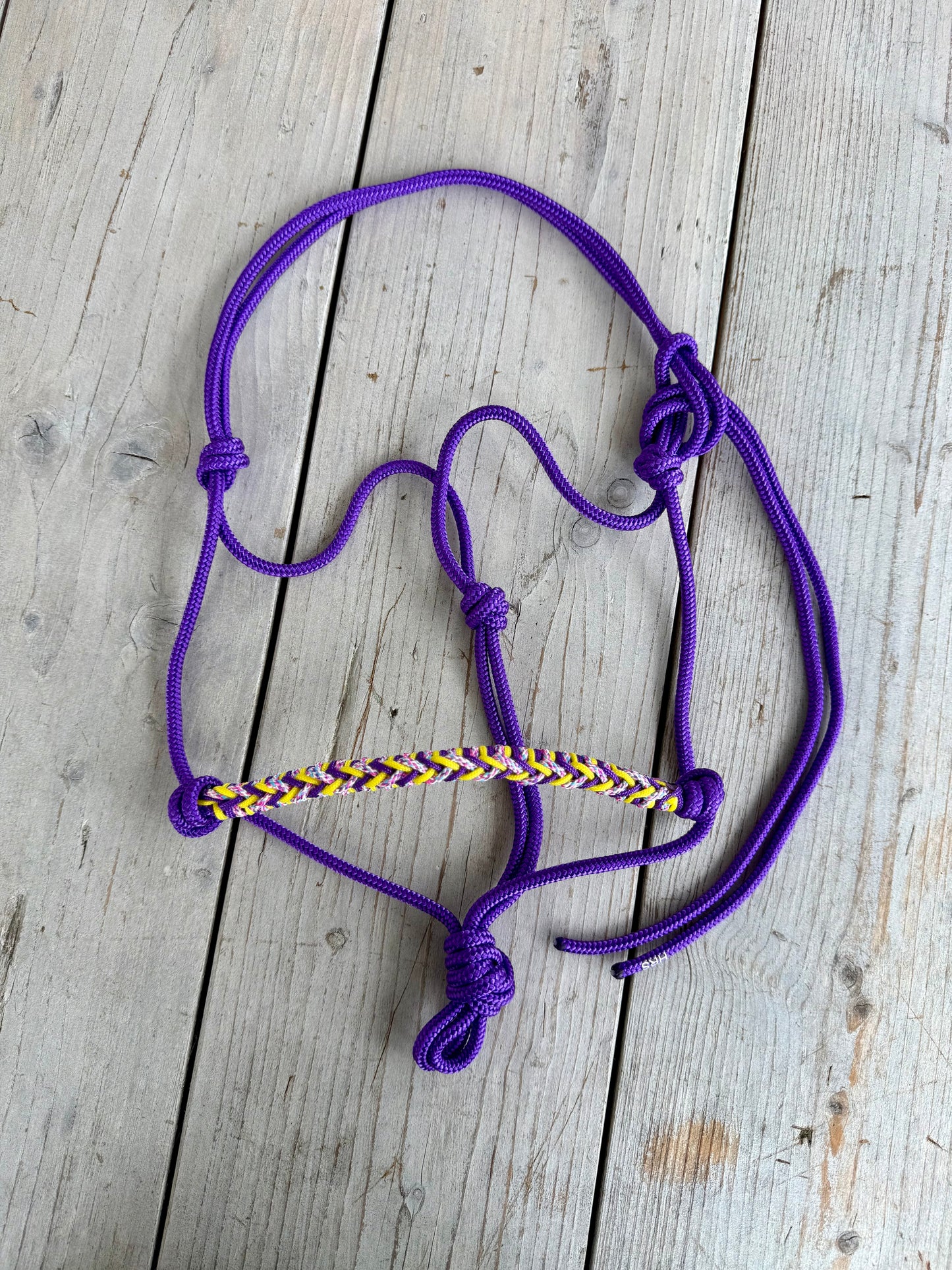 Horse Rope Shop - Touwhalster Luna ‘Followmyhooves’ paars/geel
