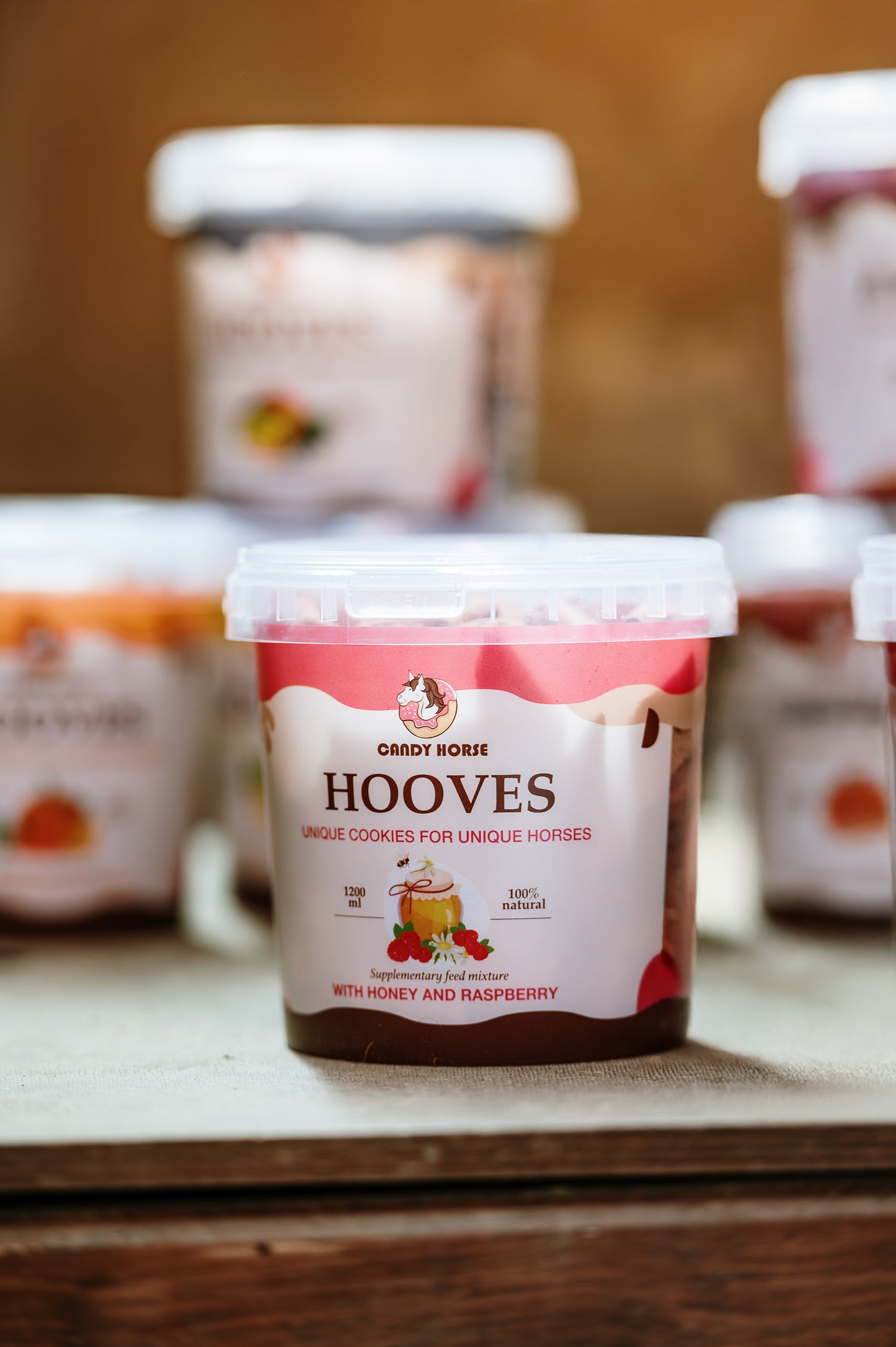Candy Horse - Paardenkoekjes Hooves in emmertje 1,2L