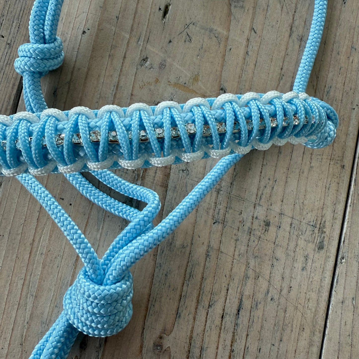 Horse Rope Shop - Touwhalster Dawn ‘Snowy Days’ lichtblauw met strass