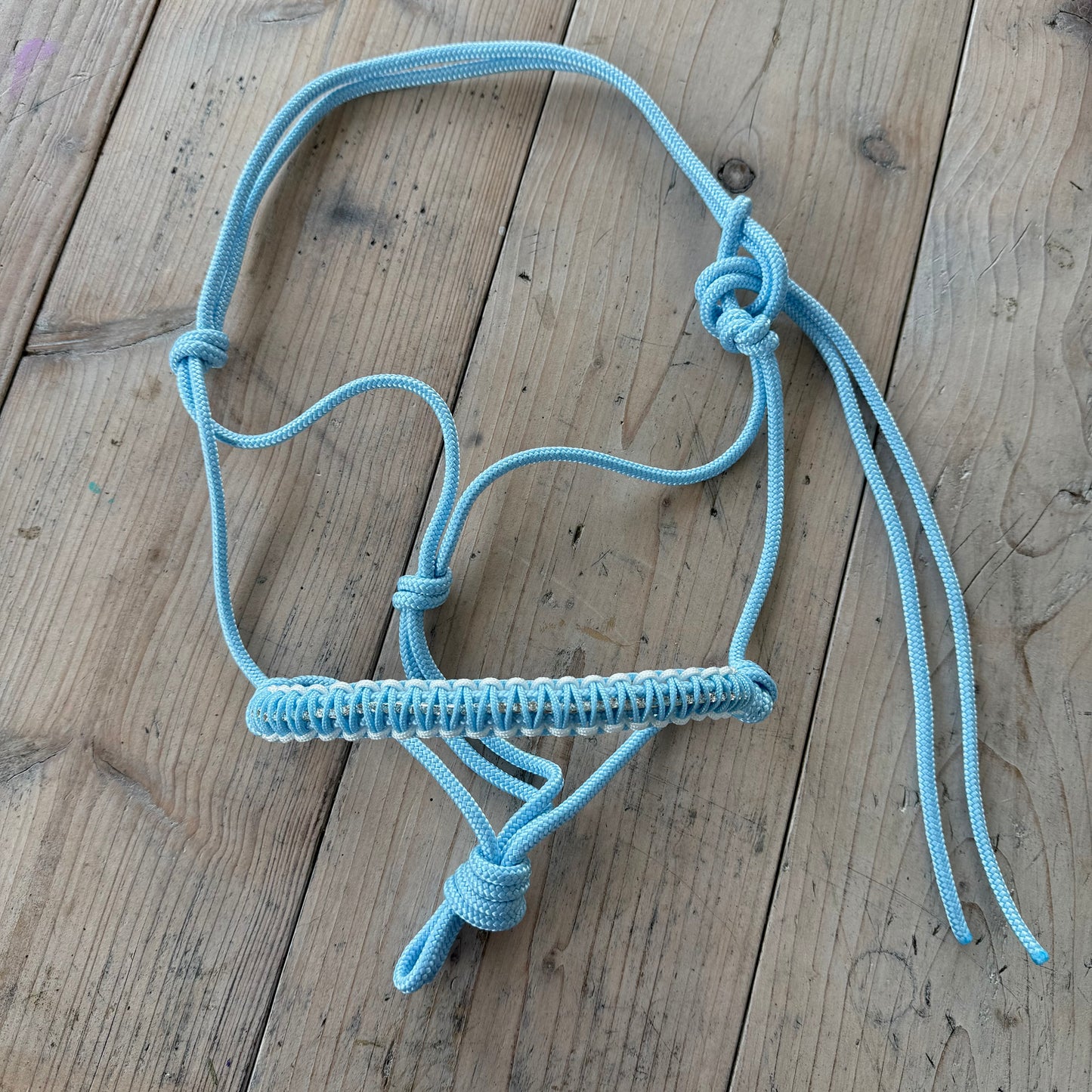 Horse Rope Shop - Touwhalster Dawn ‘Snowy Days’ lichtblauw met strass
