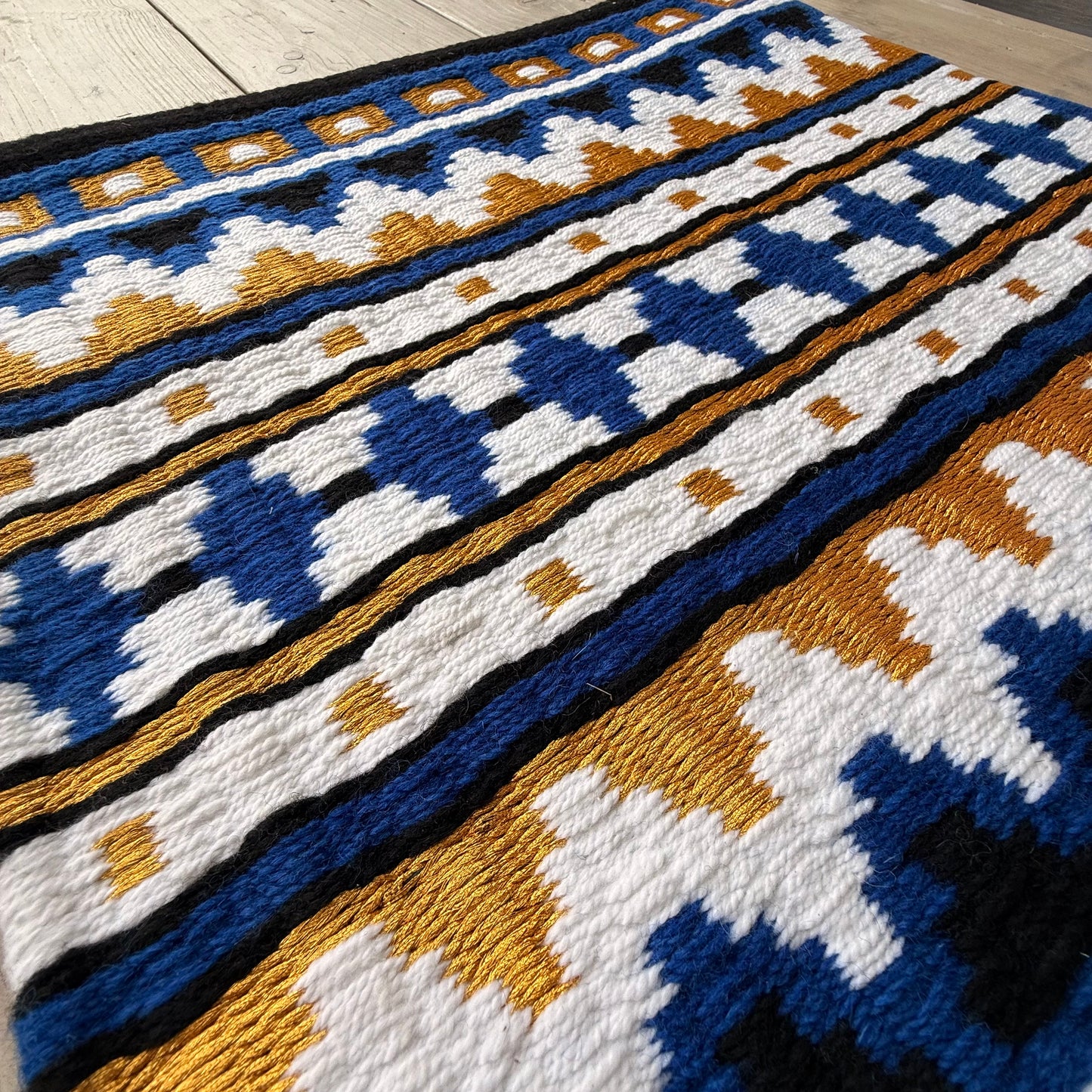 SB024 - Western oversized showblanket A - Zwart, blauw, goud