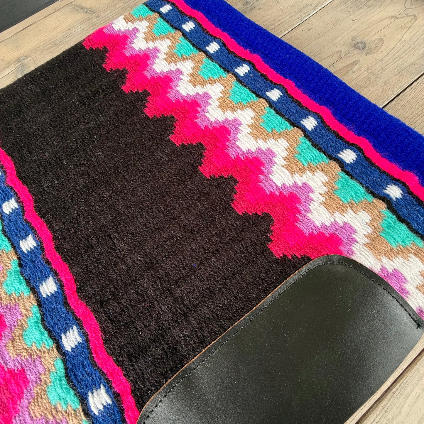 SB028 - Western oversized showblanket A - Zwart, blauw, roze, turquoise