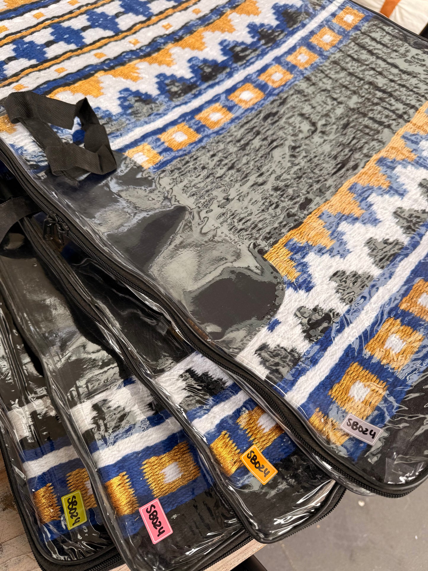 SB024 - Western oversized showblanket A - Zwart, blauw, goud