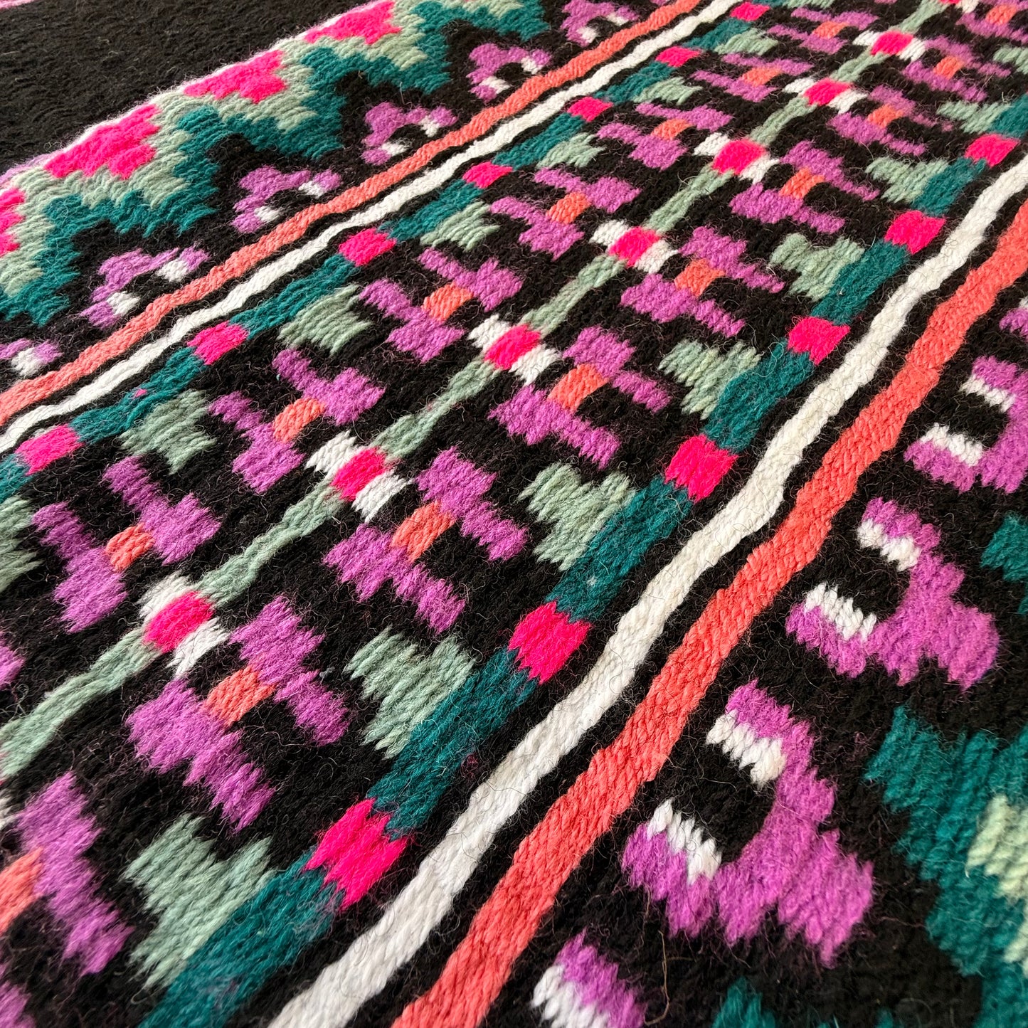 SB004 - Western oversized showblanket A - Zwart, paars, roze, olijf