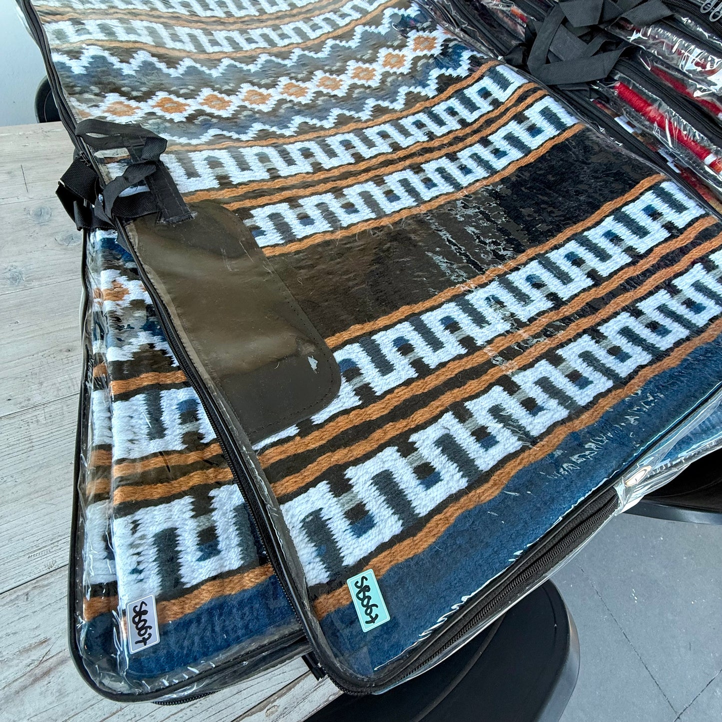 SB067 - Western oversized showblanket A - Zeeblauw, camel, zwart