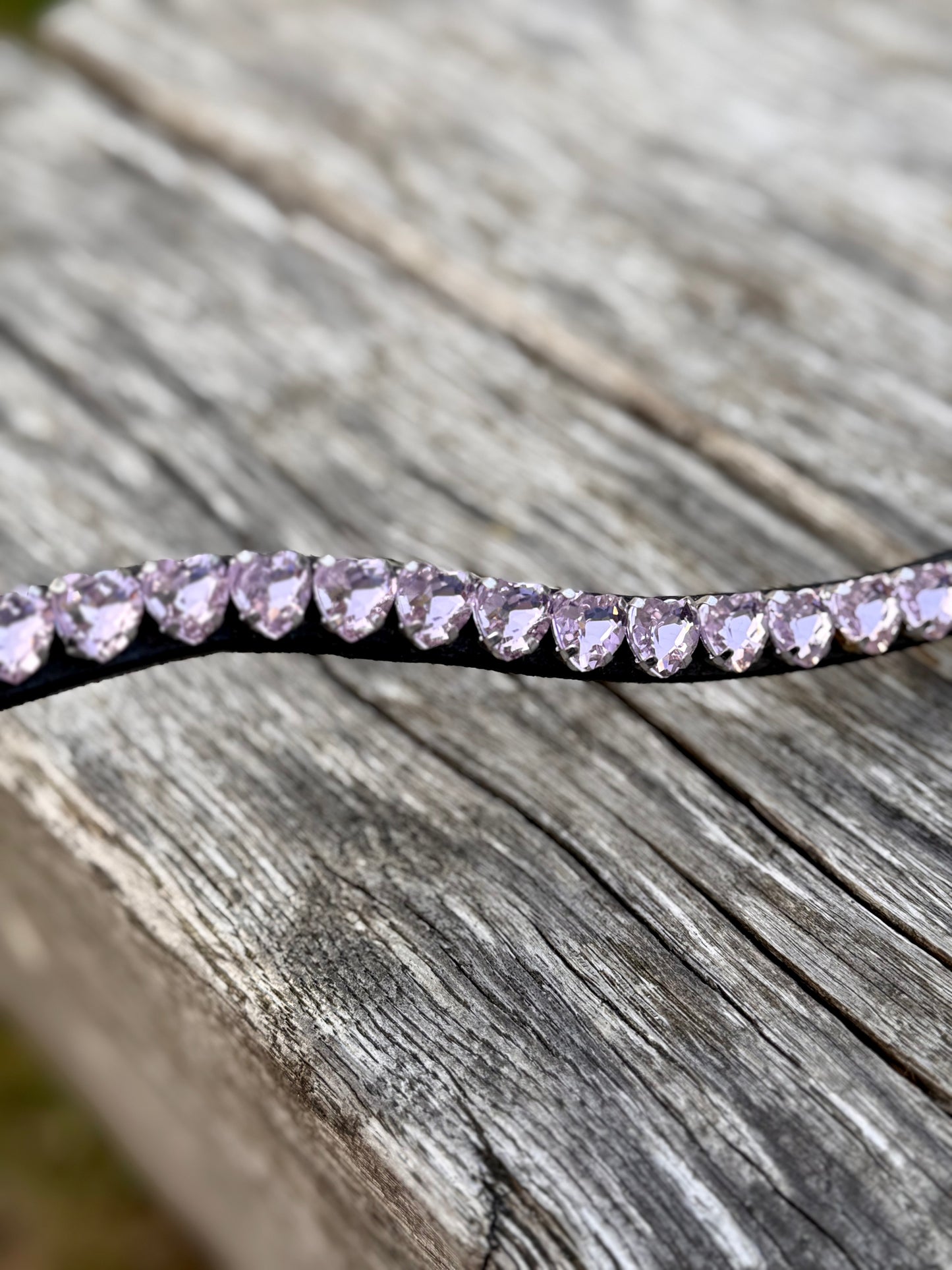 FMH - Sprankelende frontriem ‘Lovehearts’ Wave met 8mm steentjes in div. kleuren