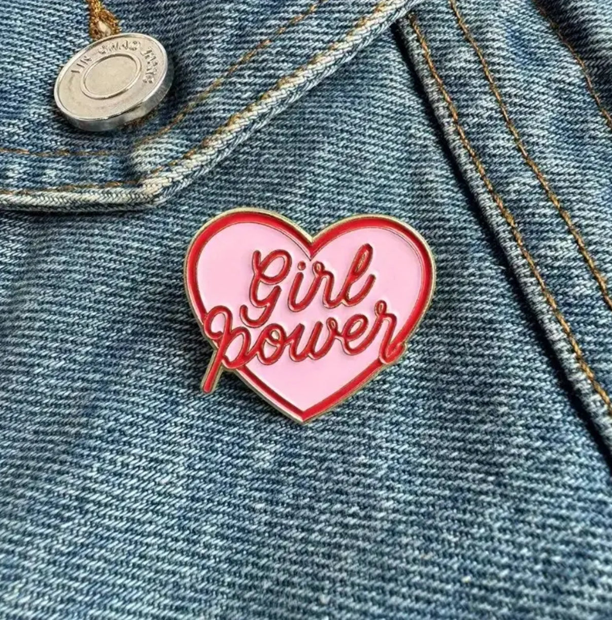 FMH - Emaille pin ‘Girl power’ of ‘Good luck’
