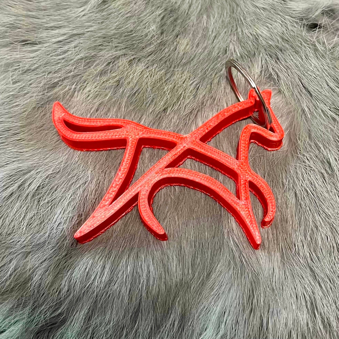 UNCLAIMED ITEMS - Handgemaakte Paardenhalsters - Veiling HPH15 - 3D geprint Sleutelhanger paardje rood