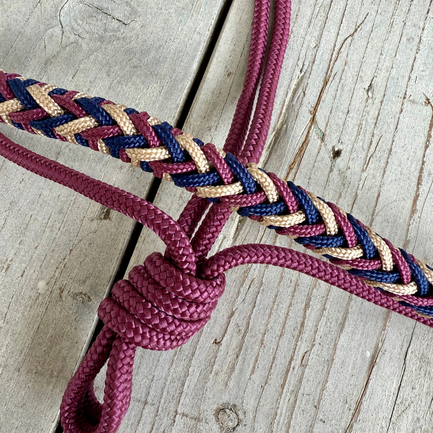 Horse Rope Shop - Touwhalster Luna ‘Noble Rouge’ bordeaux/blauw