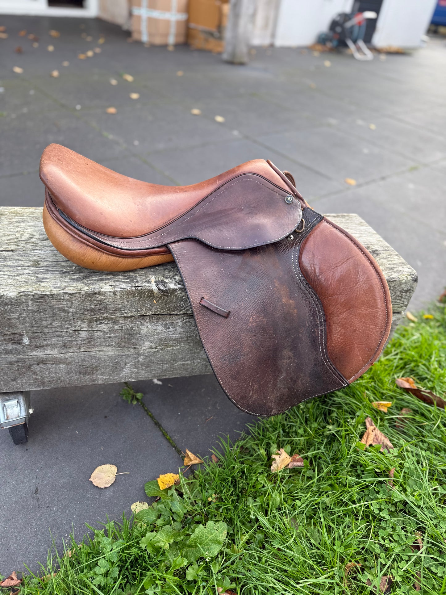 S0012 - Ruiz Diaz springzadel lichtbruin M/MW 17”