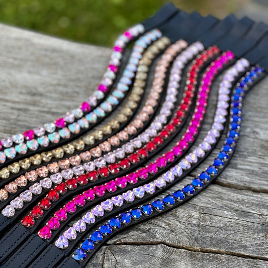 FMH - Sprankelende frontriem ‘Lovehearts’ Wave met 8mm steentjes in hartvorm (div. kleuren)