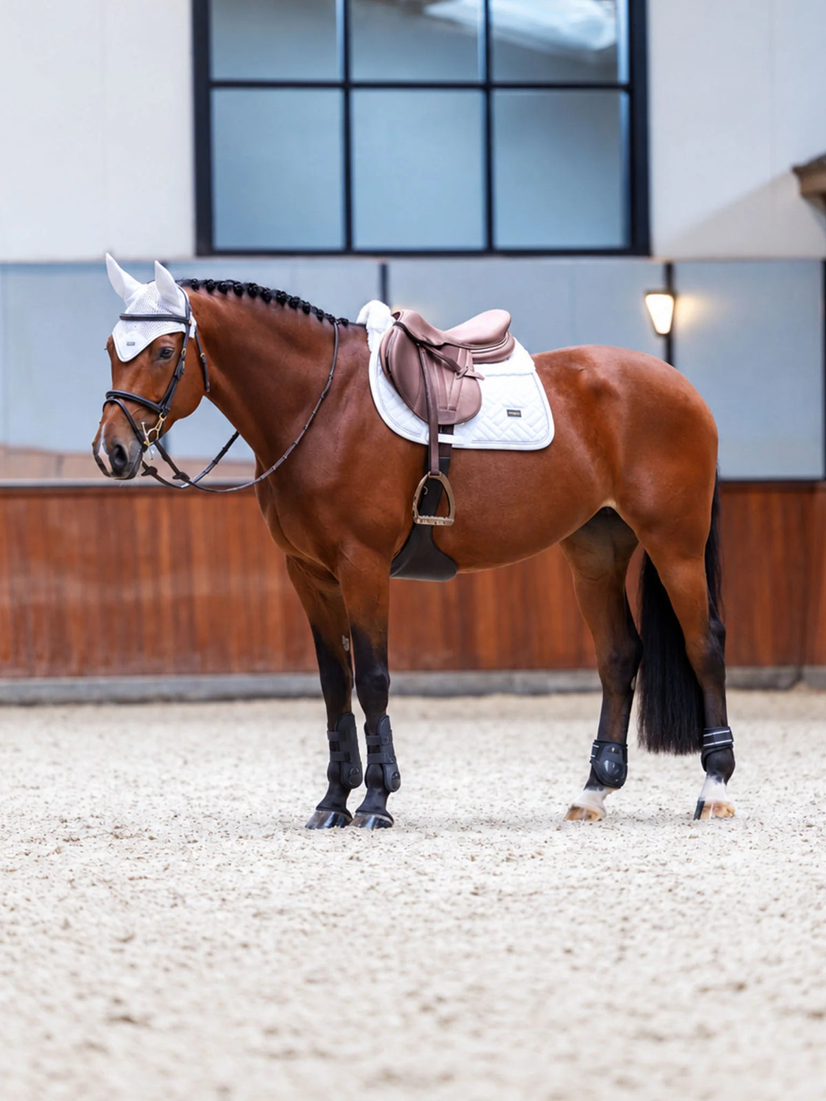 Equestrian Stockholm - Core Collection - Crystal White Modern Ear Bonnet oornetje