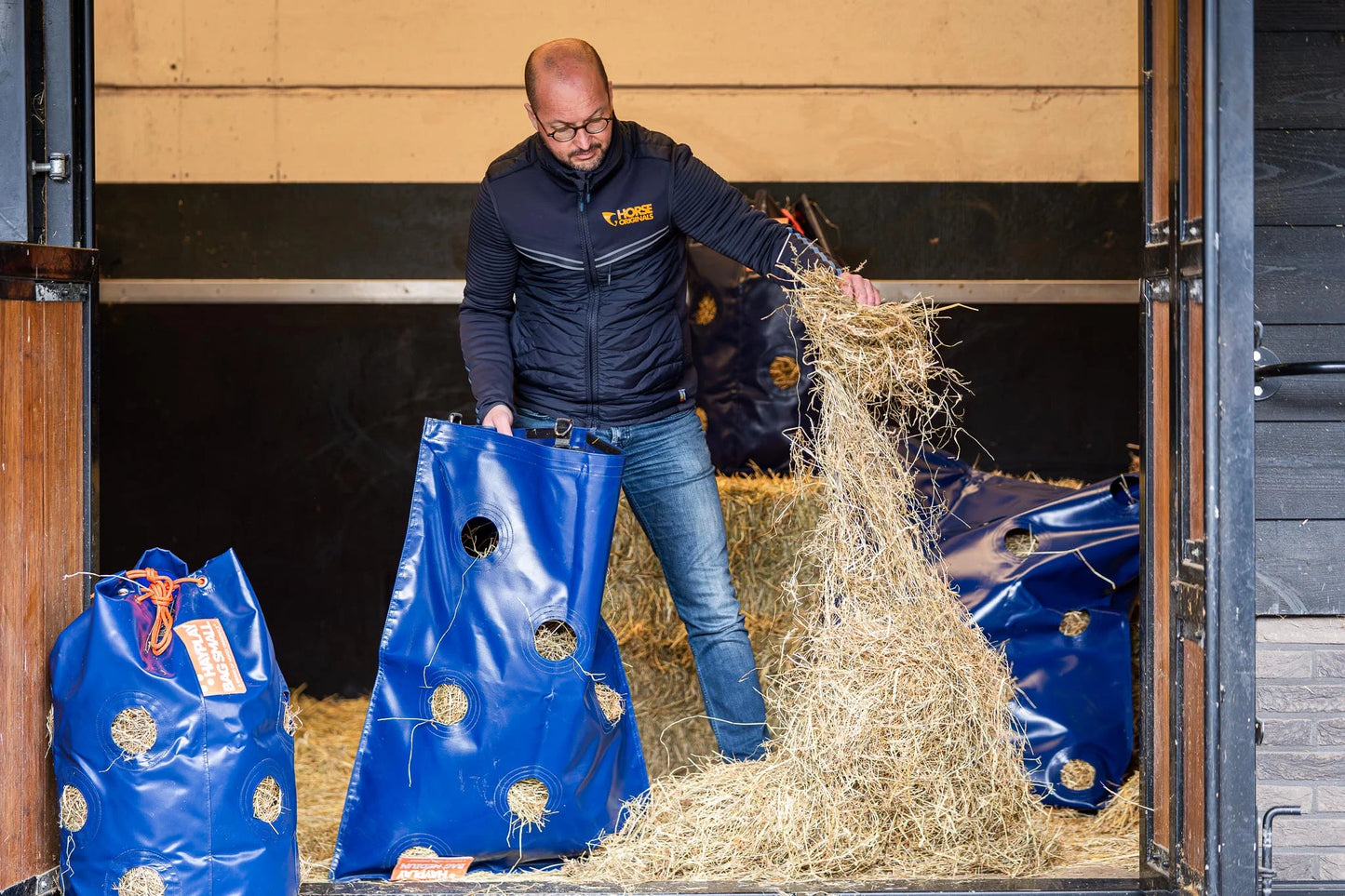 Horse Originals – HayPlay-Knopftasche, mittelgroß