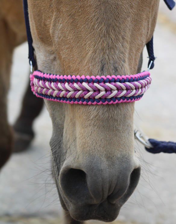 Handgemaakte paardenhalsters - Geknoopt halster ‘Bestie’ donkerblauw/ roze