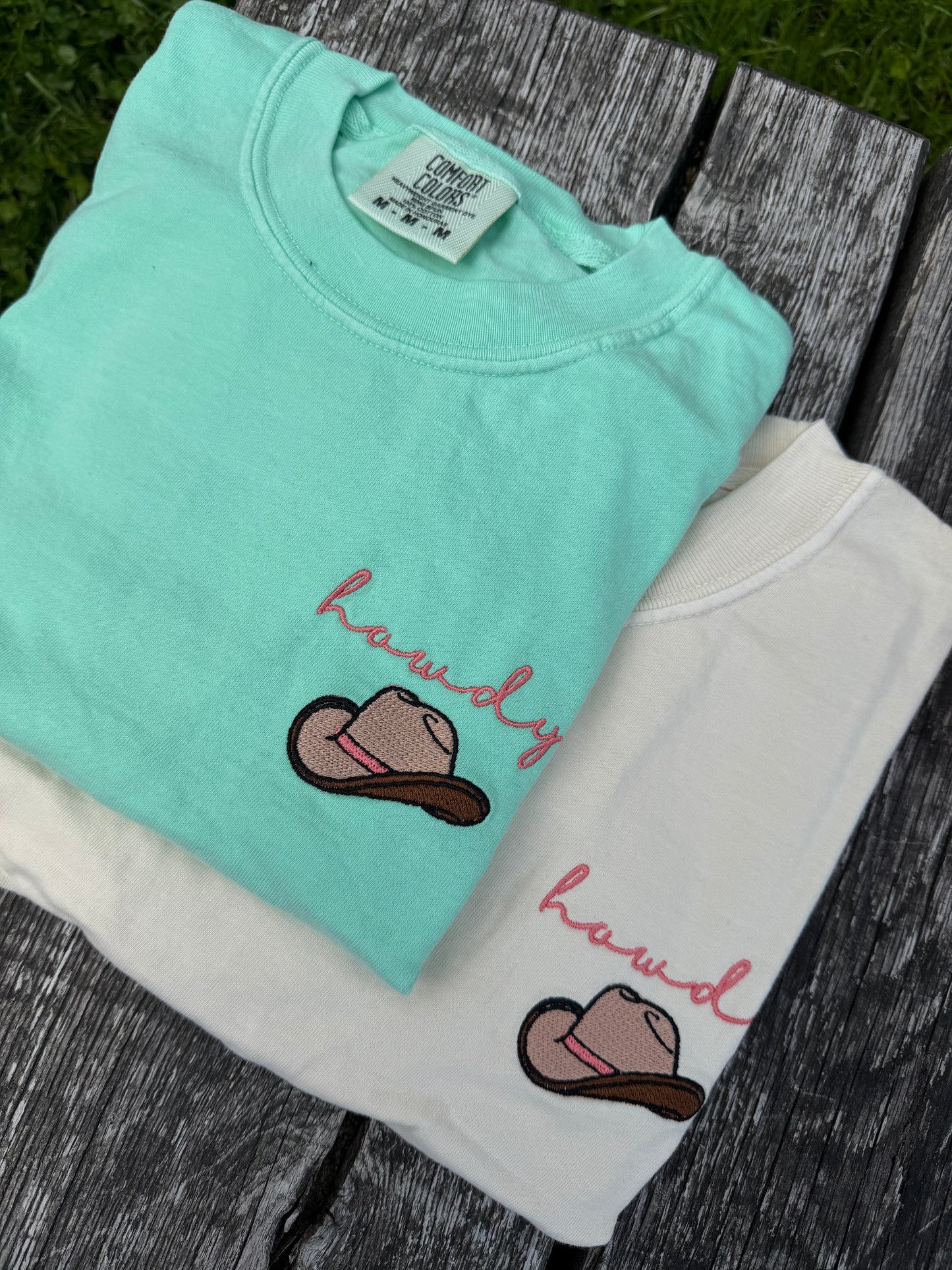 FlossandFable - T-shirt "Howdy" Cowboyhoed Ivory