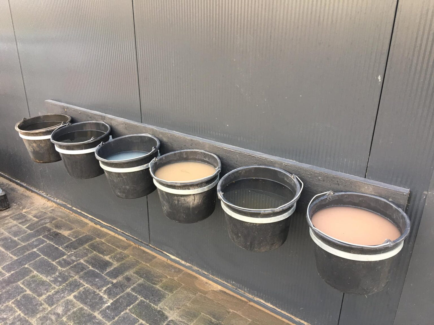 Femke Dölle - Mineral Buffet Deluxe