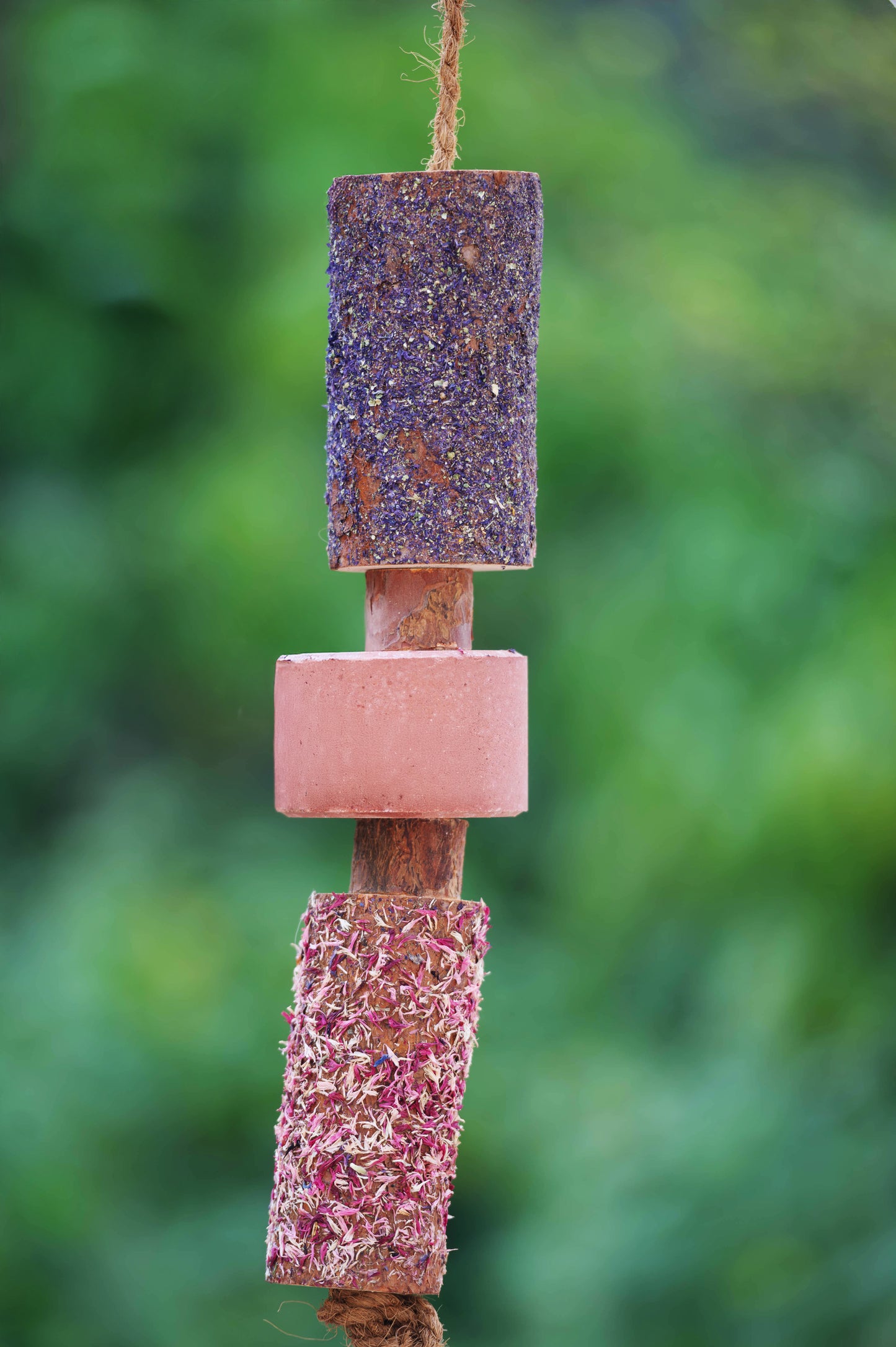 Herbi Horse - Wooden herbal play rope with licking stone Tummy