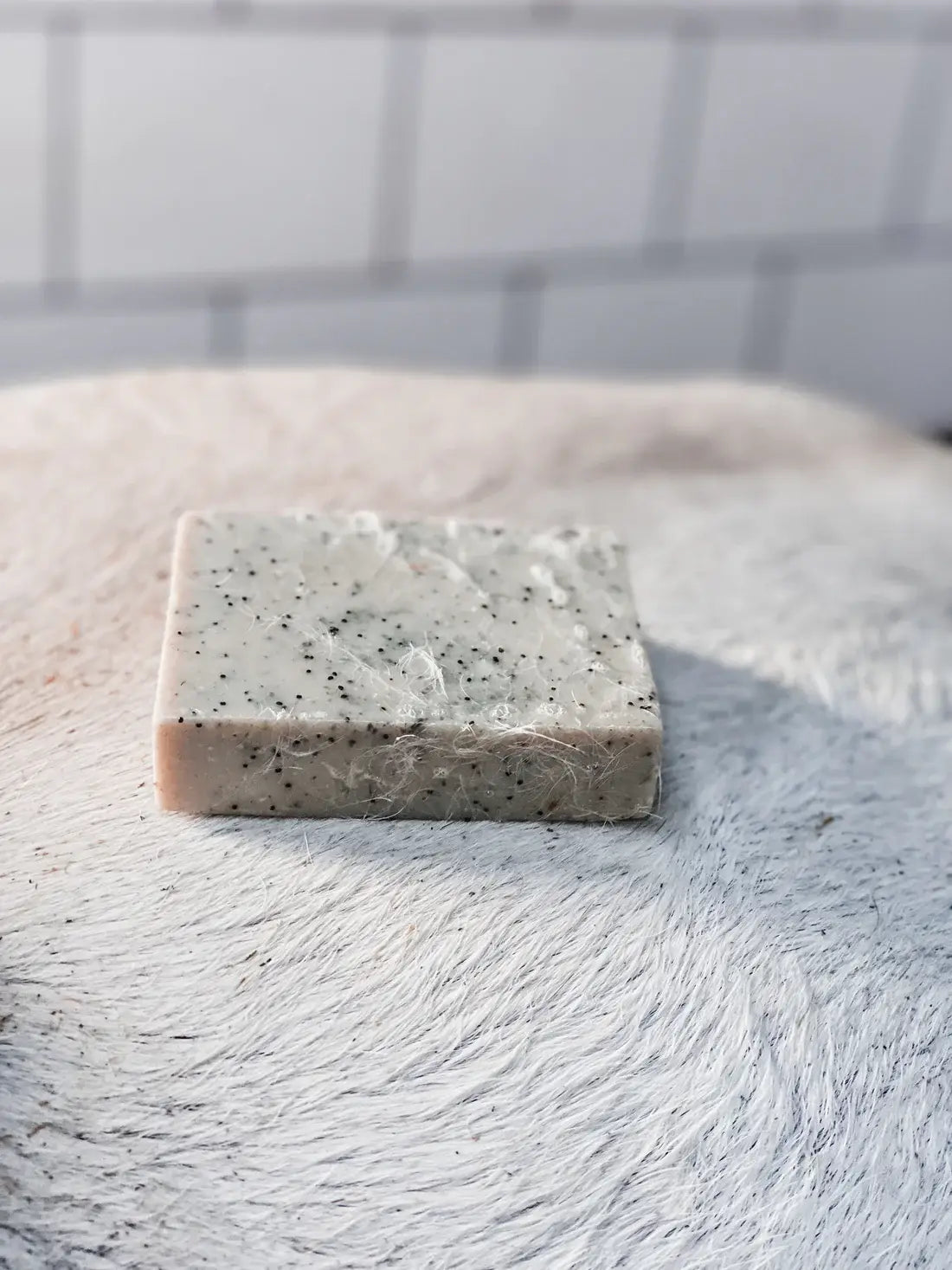 Frenky Lewis - Natuurlijke Paardenshampoo bar Scrub & Shine