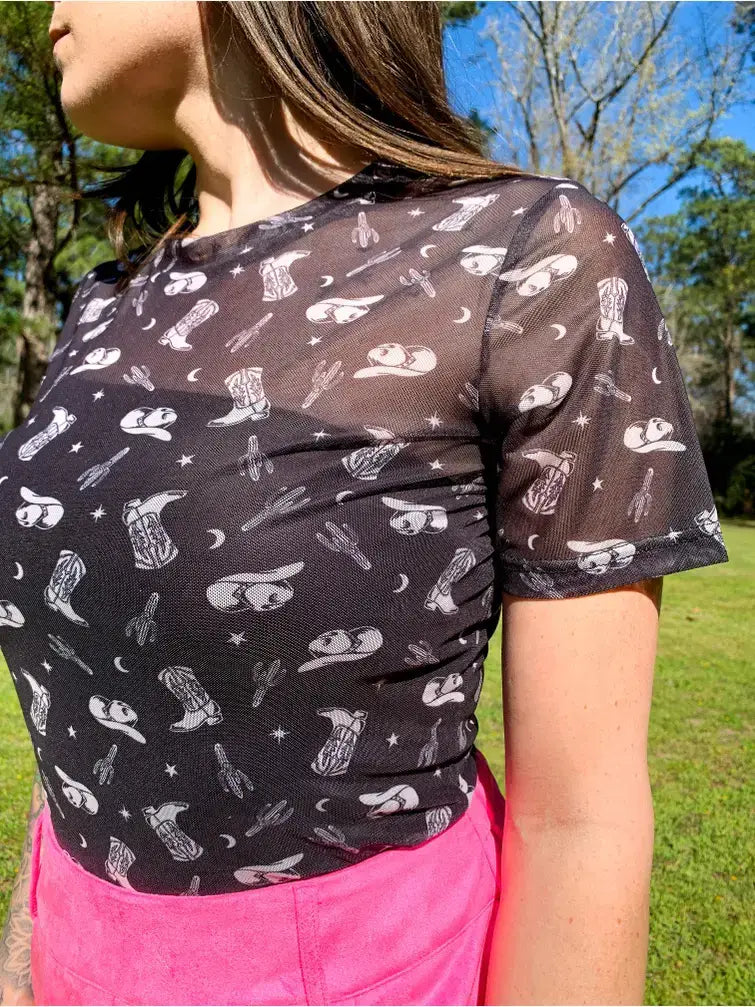 Merigold Kiss - Black Hills mesh top zwart