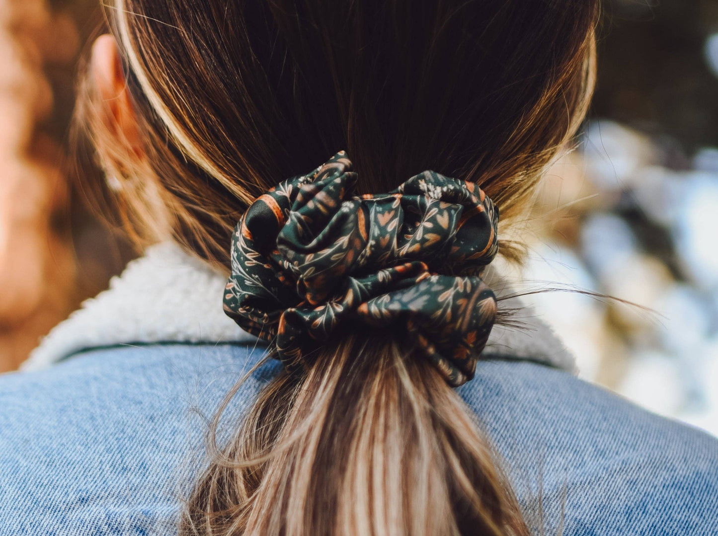 Tirzah Lane - Westerse Oogst Scrunchie Cowgirl Haaraccessoire