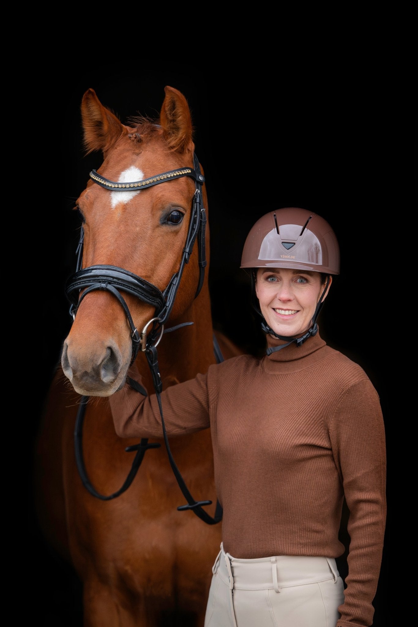 Vísolde - Schaal paardrijhelm Bruin