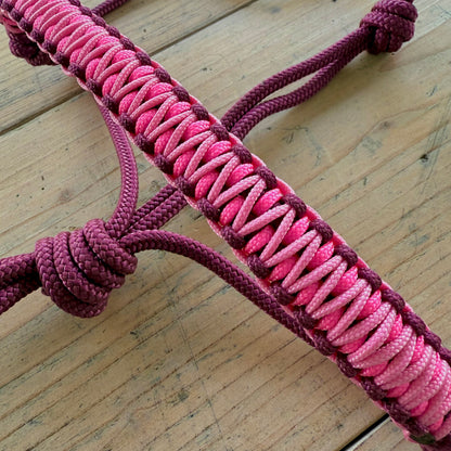 The Horse Studio - Rope halter Azar ‘Fluffy Candy’ burgundy/pink