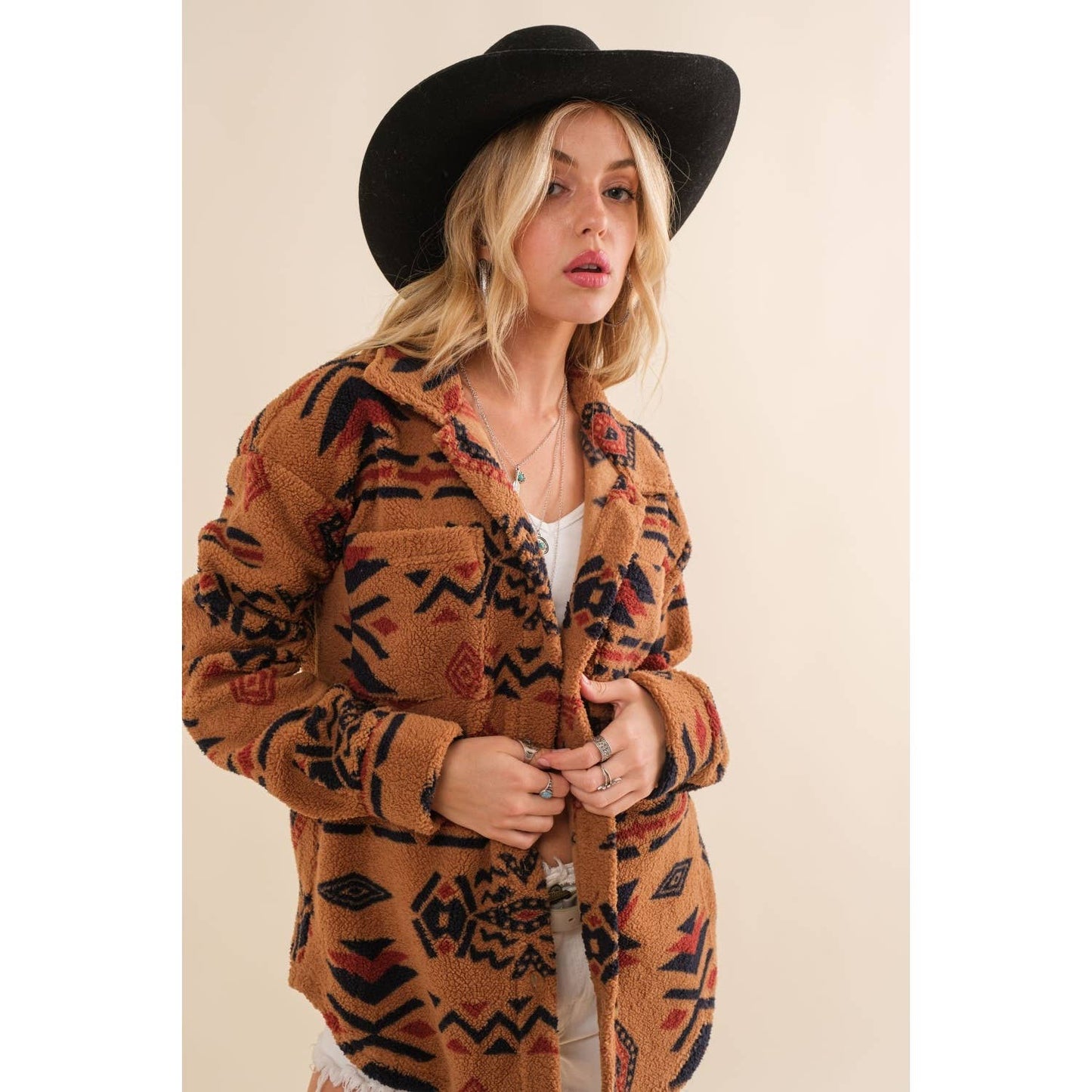 Apolline - Soft sherpa jacket with an Aztec print (Olive or Terracotta)