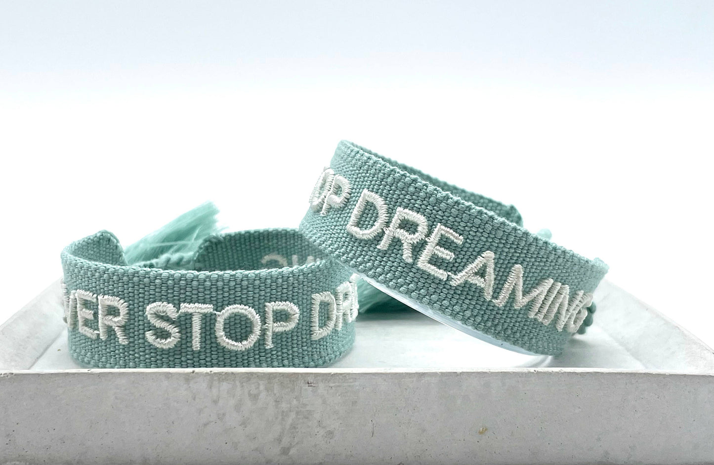 Parsley & Pepper - Pulsera Never Stop Dreaming azul marino/arena