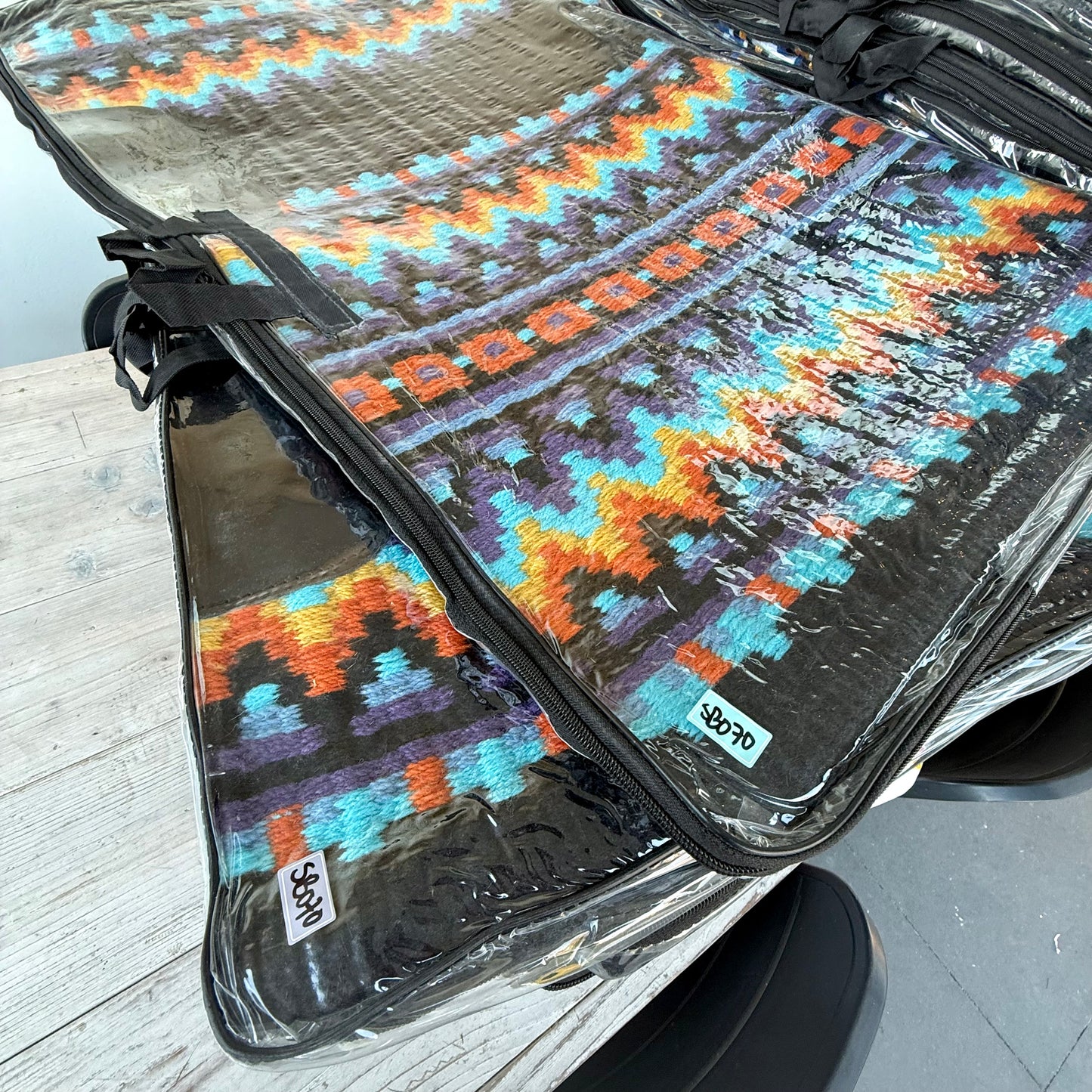 SB070 - Western oversized showblanket A - Zwart, mint, paars, oranje