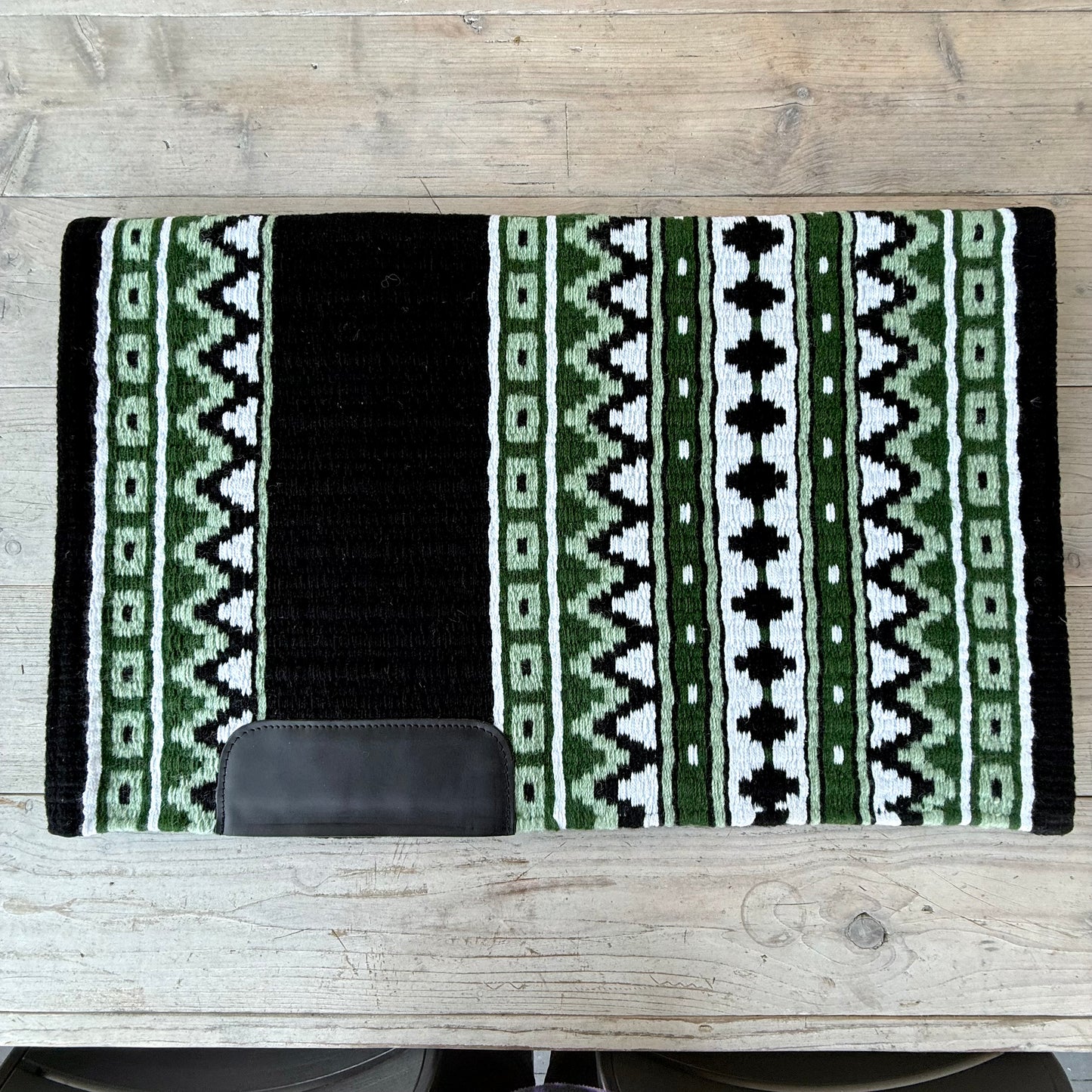 SB046 - Western oversized showblanket A - Zwart, groen, olijf