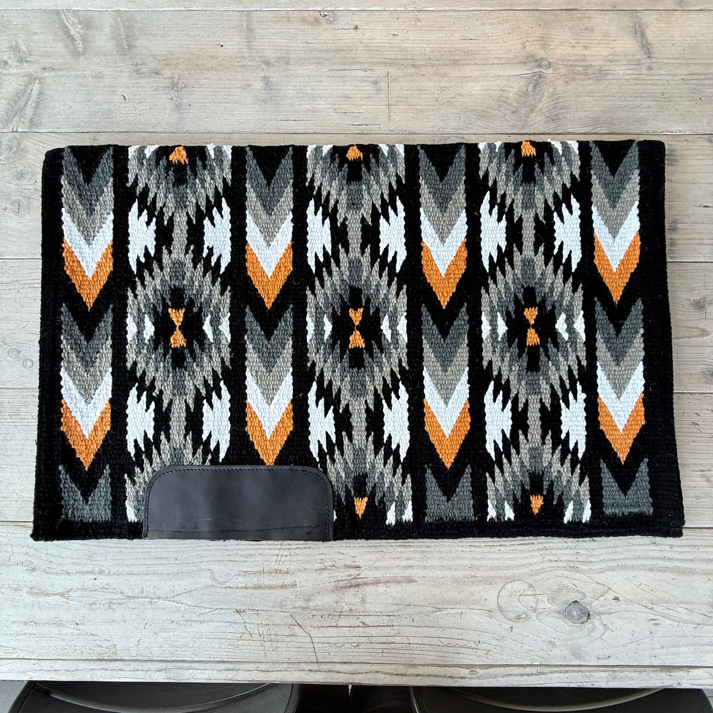 SB050 - Western oversized showblanket A - Zwart, grijs, camel