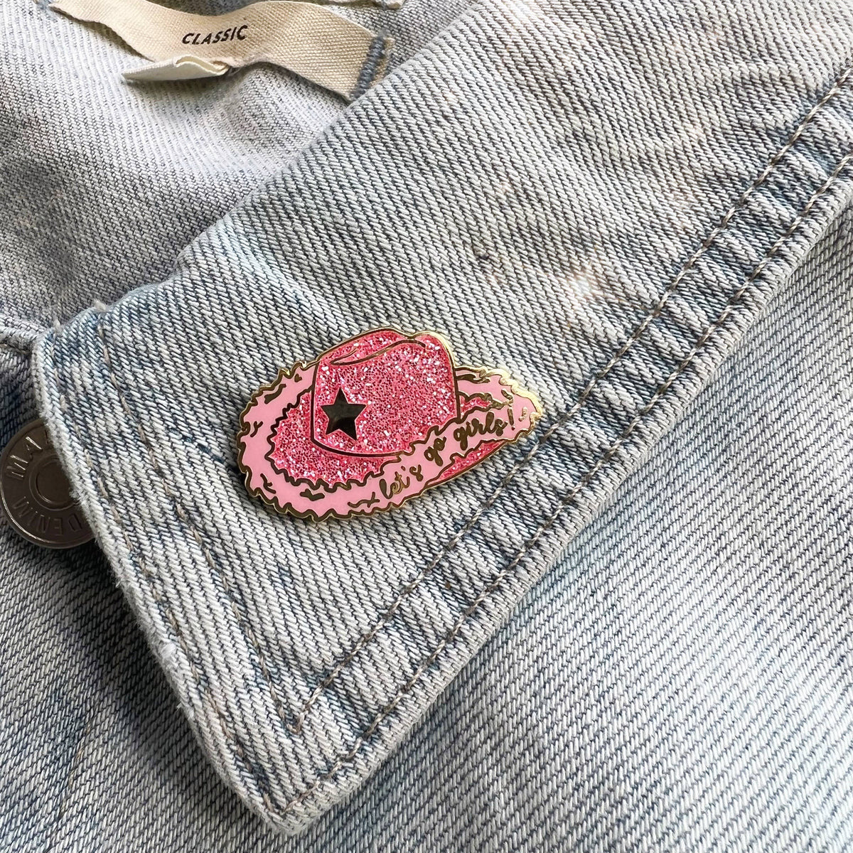 Wildflower Co - Cowgirl Hoed westernhoed emaille pin roze glitter