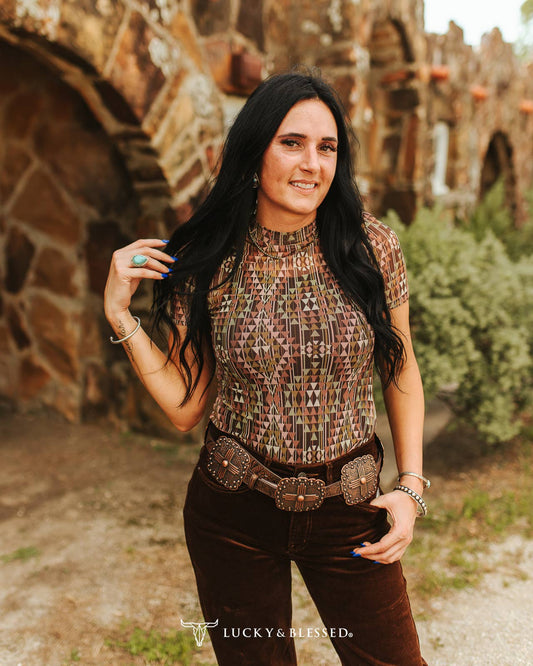 Lucky & Blessed - Bruin Azteekse Korte Mouw Mesh Top