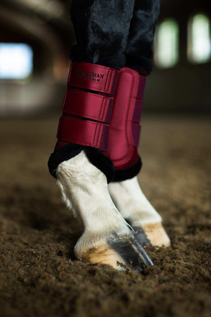Equestrian Stockholm - FW26 Merlot - Fur Mesh Brushing Boots beenbeschermers